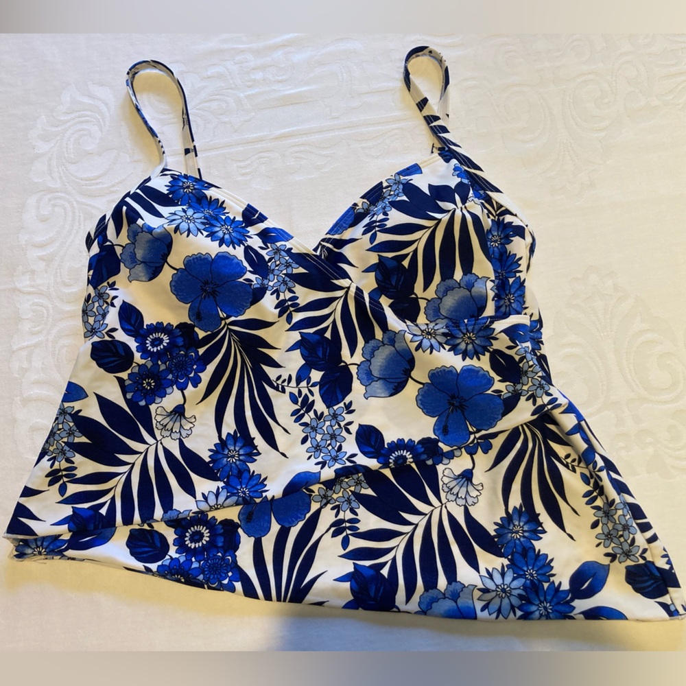 Tankini swim top sz 12 Silhouette Solution